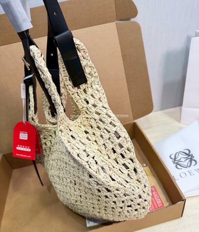 Loewe草編托特包7