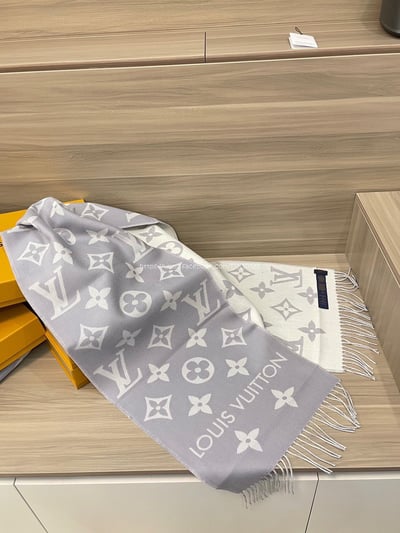 LV 灰白漸層圍巾4