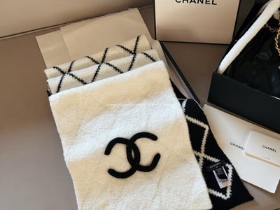 小香菱格紋羊絨圍巾7