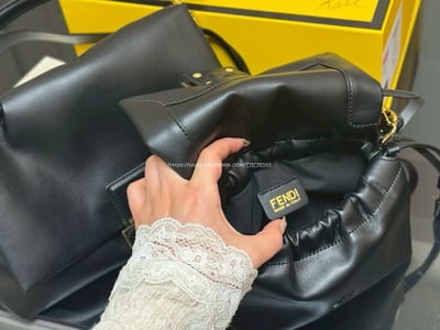 Fendi 大胖水餃包16