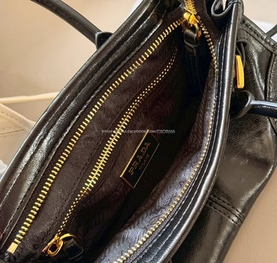 prada soft小購物包 11