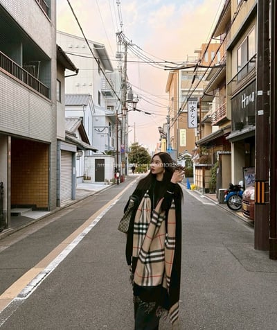 burberry凹造型斗篷4