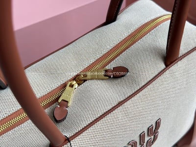 miumiu保齡球公文包 8