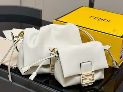 Fendi 大胖水餃包1