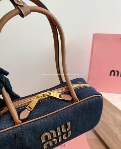 miumiu牛仔丹寧保齡球包6