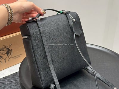  Loro Piana後背包 16