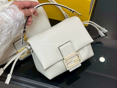 Fendi 大胖水餃包12