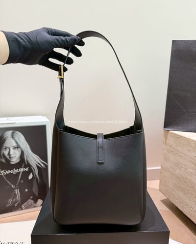 YSL Hobo小號腋下包5