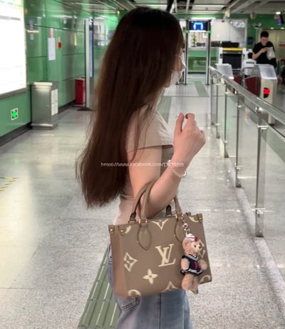 LV Onthego壓紋叢林包4