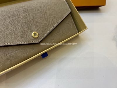 LV大象灰壓紋兩折長夾9