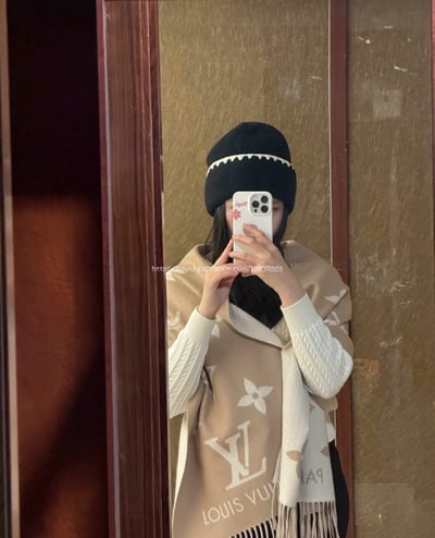 LV奶茶色圍巾4