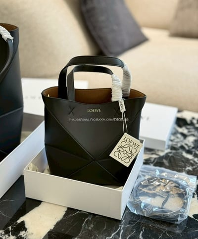 Loewe Puzzle Fold Tote14