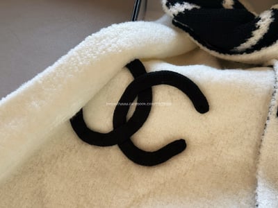 小香菱格紋羊絨圍巾5