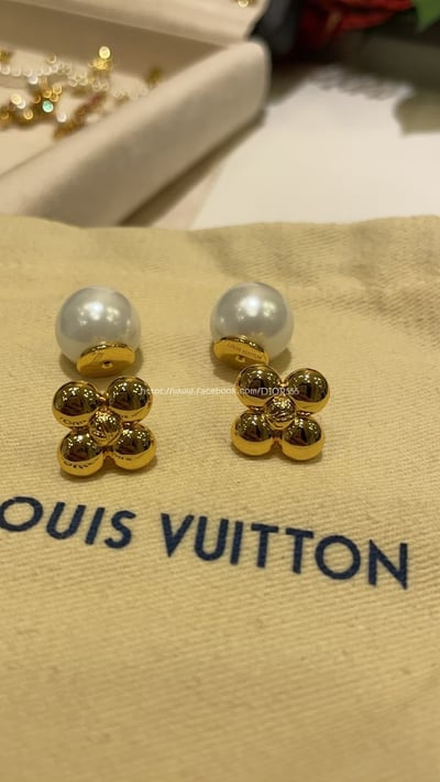 LV金屬小花朵字母耳環4