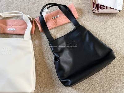 miumiu大號hobo 購物包8