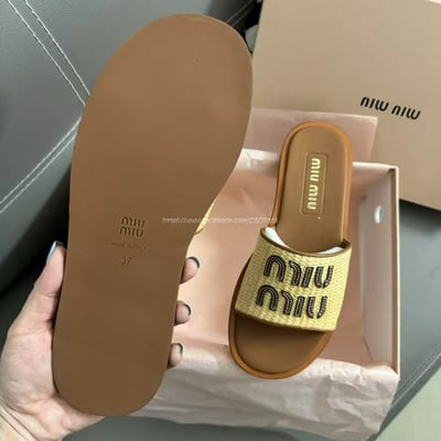MiuMiu拉菲草拖鞋4