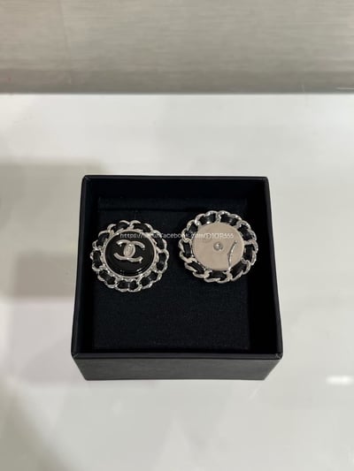 銀色雙C漆皮穿鏈圓形耳環6