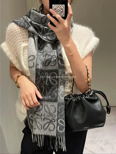 LOEWE雙面棋盤格圍巾5
