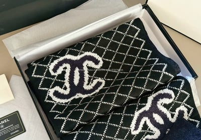 小香菱格紋羊絨圍巾11