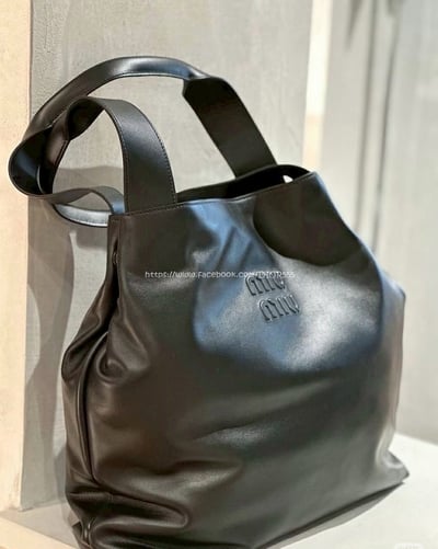 miumiu大號hobo 購物包1