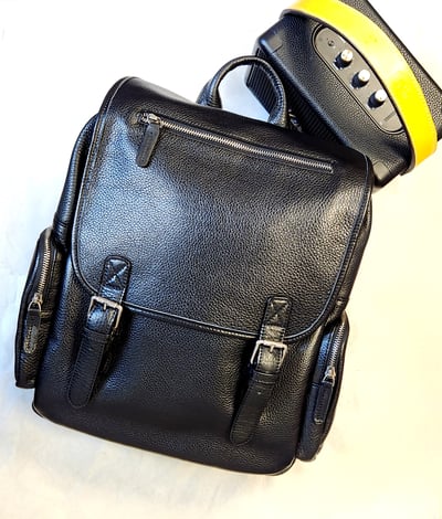 旅行後背包--可放入15.6吋電腦(有影片)4