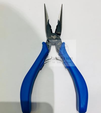 YI-709  6吋電工尖口鉗  鉻釩剛1
