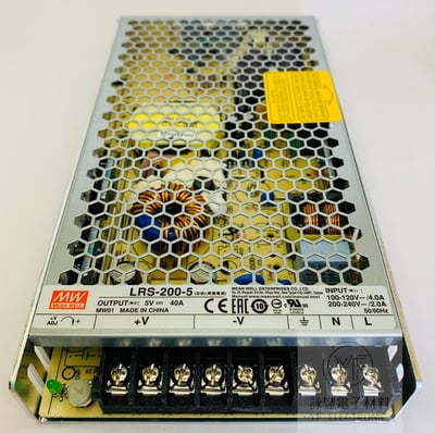5V/200W40A 交換式電源供應器 1