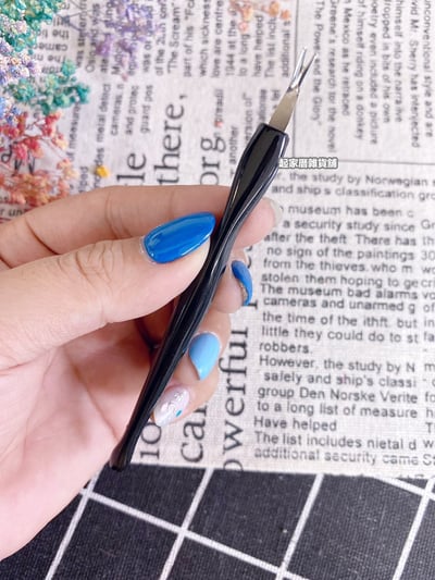 日本 GREEN BELL－指甲息皮去除棒（V型）7