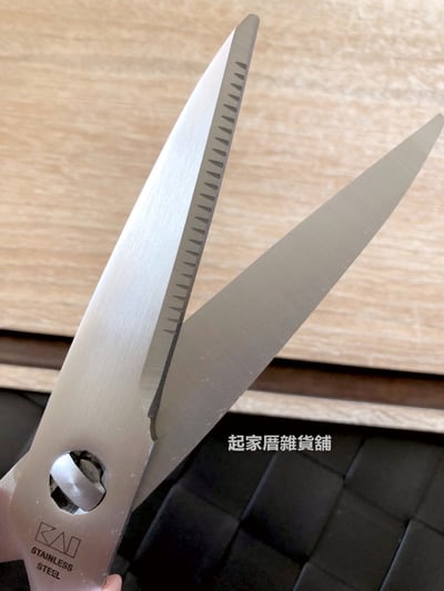 日本貝印KAI－軟柄廚房剪刀3