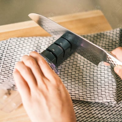 日本貝印KAI－關孫六三段式磨刀器9