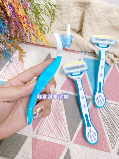 日本貝印KAI－AQUAFIT 彈力美體刀（3入）3