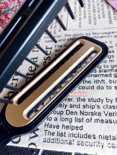 日本貝印KAI－吹直髮夾梳4