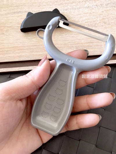 日本貝印KAI－貓咪刮皮器附磨泥板6