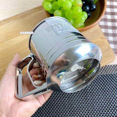 日本貝印KAI－手壓式不鏽鋼麵粉篩5