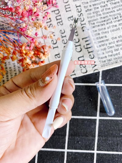 日本貝印KAI－修甘皮器（雙頭）／V字刃6