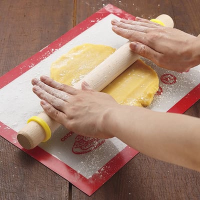 日本貝印KAI－可控制厚度天然木擀麵棍（36CM）3