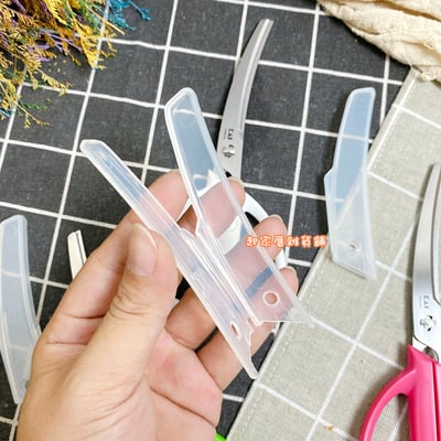 日本貝印KAI－可拆式曲線廚房剪刀附蓋8