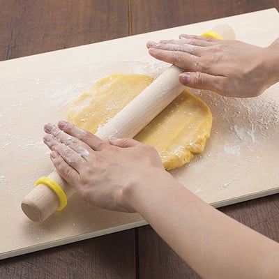 日本貝印KAI－可控制厚度天然木擀麵棍（36CM）4