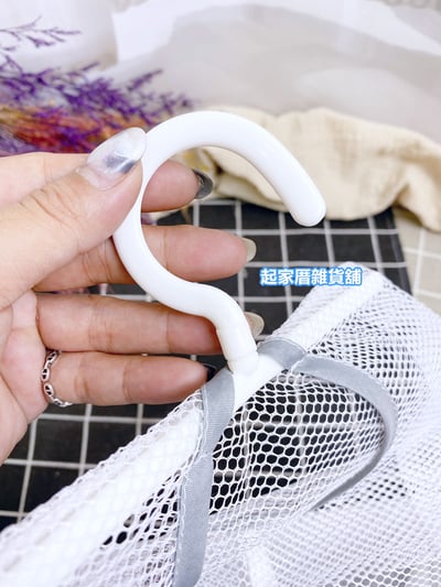 掛式萬用收納袋／360度可旋轉掛勾／底部雙層設計／衣夾收納袋／廚房收納袋7