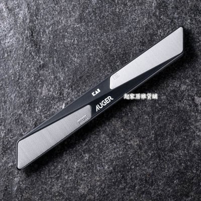 日本貝印KAI－AUGER 雙面立體指甲銼刀4