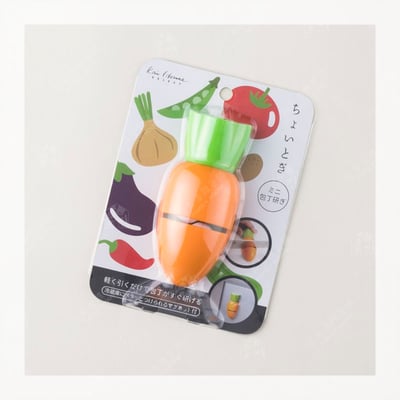 日本貝印KAI－紅蘿蔔造型陶瓷磨刀器7