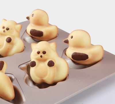 學廚Chefmade－香檳金不沾8連4型童趣蛋糕模5