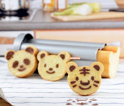 日本cakeland－造型長條麵包烤模（附篩粉）3