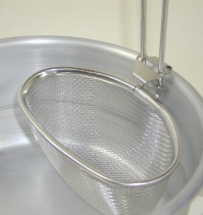 日本貝印KAI－SELECT100 18-8不鏽鋼可掛式濾網2