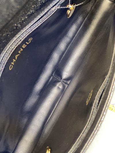 Chanel 荔皮圓logo側背包12