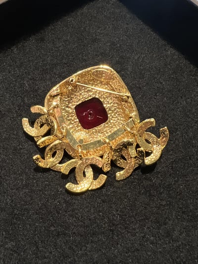 Chanel垂墜cc琉璃胸針2