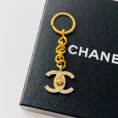 Chanel 滿鑽金書包釦鑰匙圈1