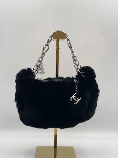 Ba1354chanel兔毛腋下包1