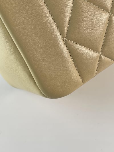 Chanel奶茶色黛妃226