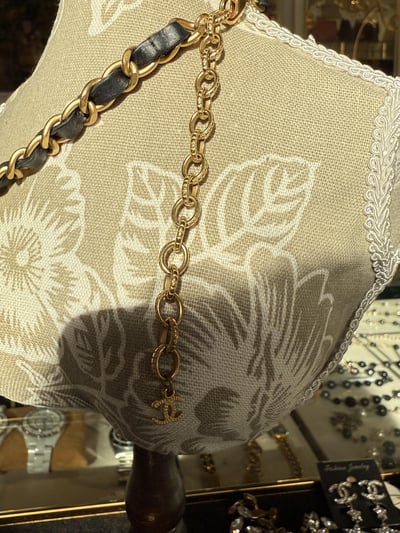 Chanel皮穿山茶花頸鏈3